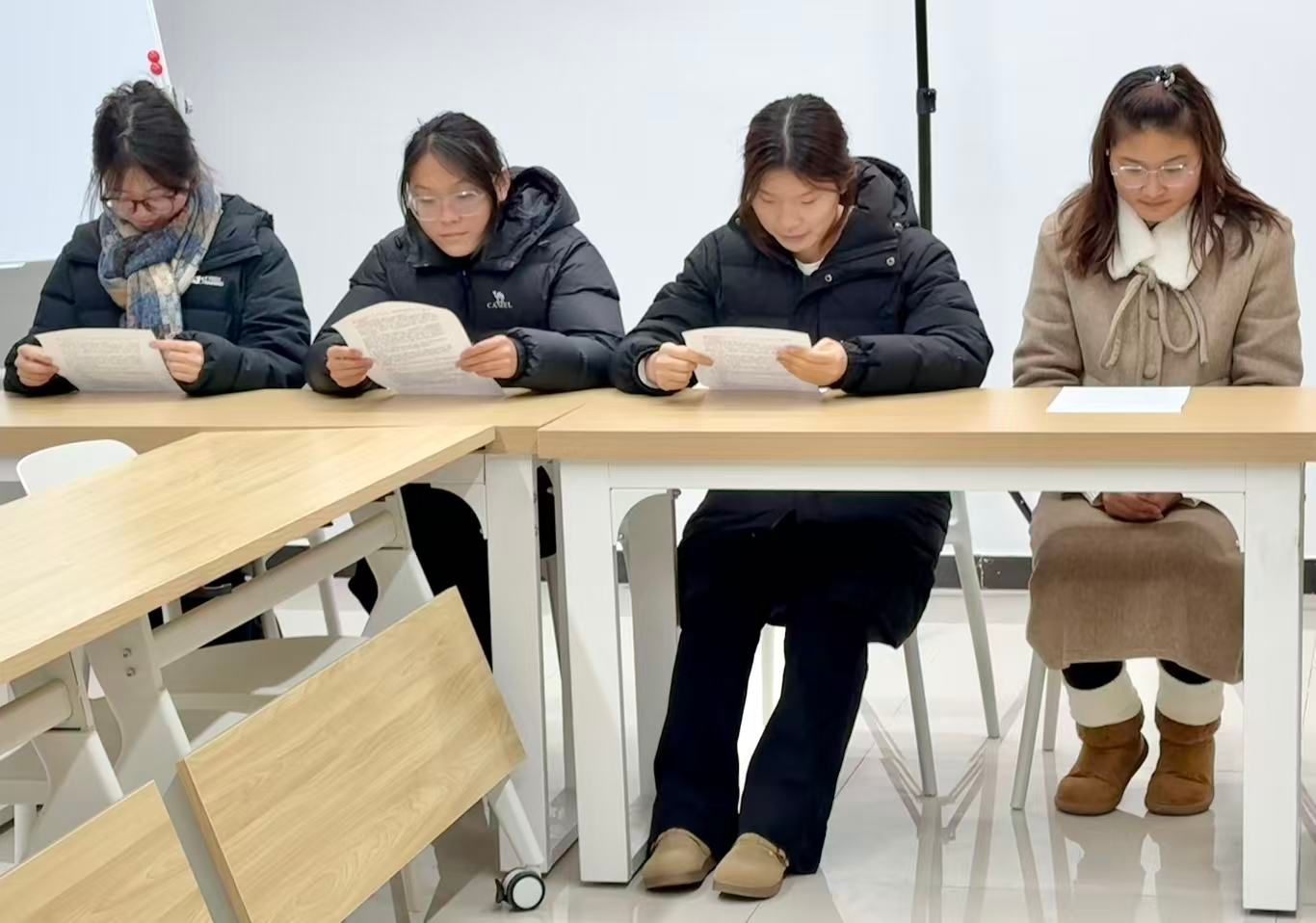 图书馆举办《我很重要》诵读活动