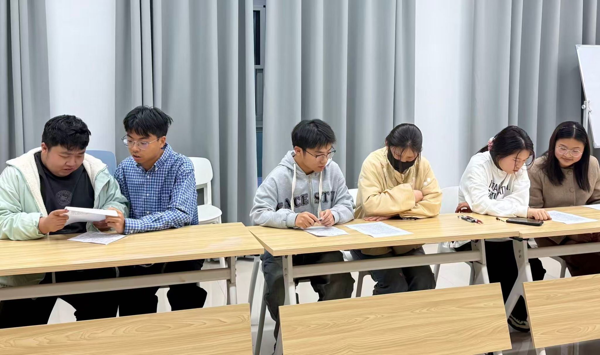 图书馆成功举办《三国演义》经典诵读活动