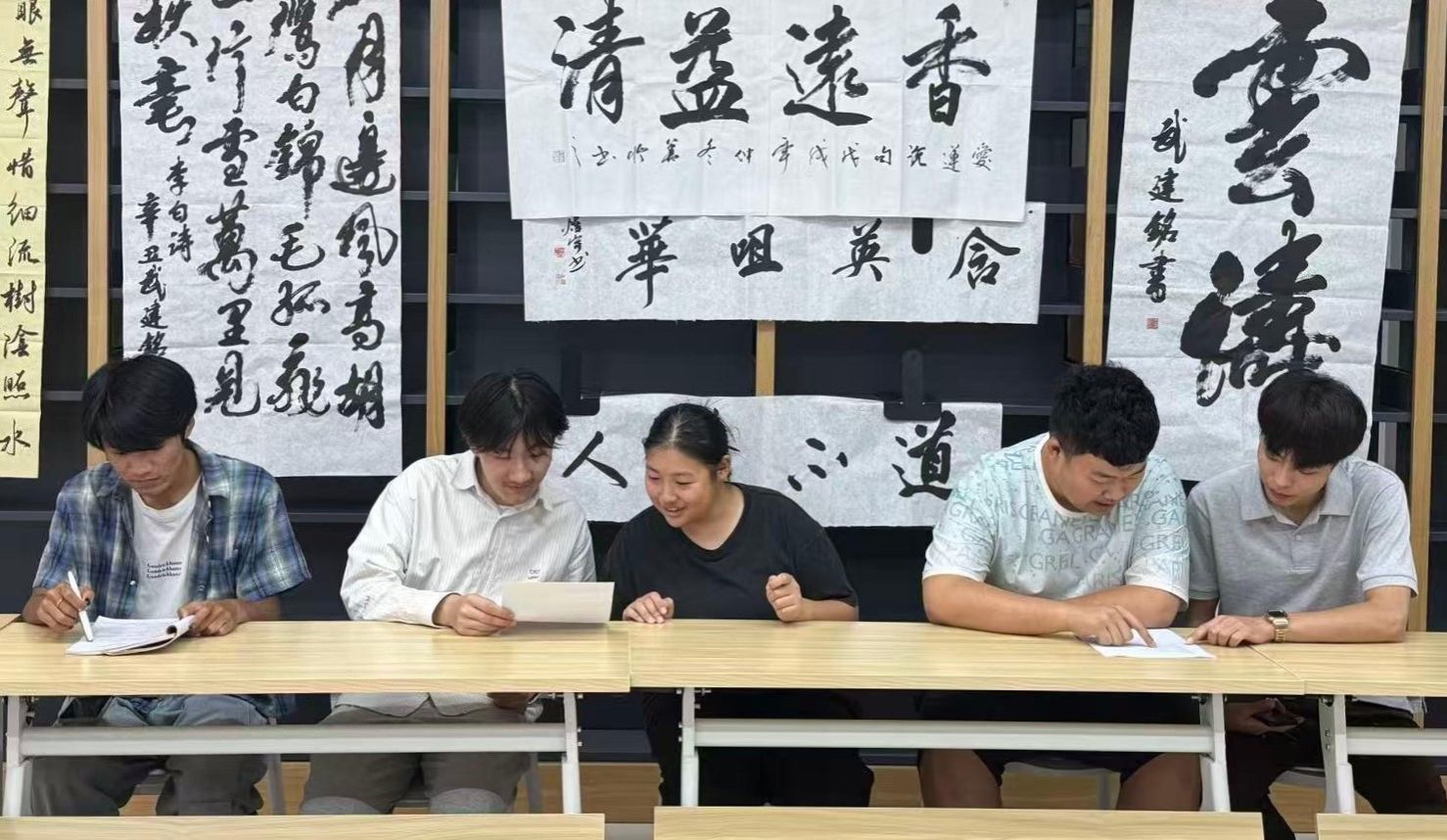 图书馆成功举办“中秋”主题诵读活动